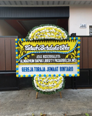 Papan Bunga Duka di Tabanan